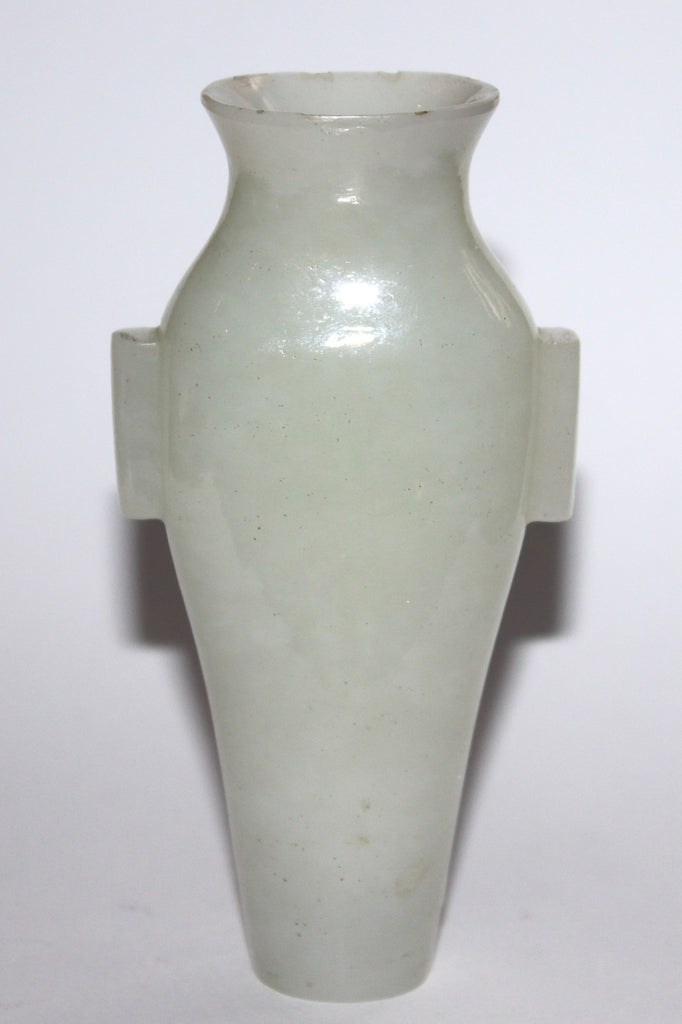 An 18th Century jade vase. - asianartlondon