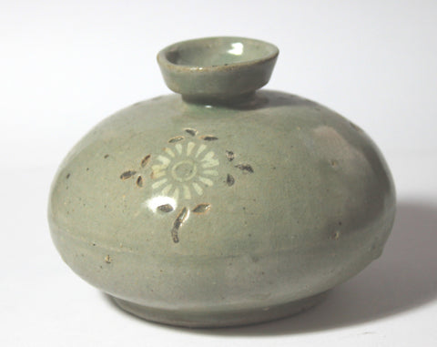 A Korean celadon oil jar. 13th Century.
