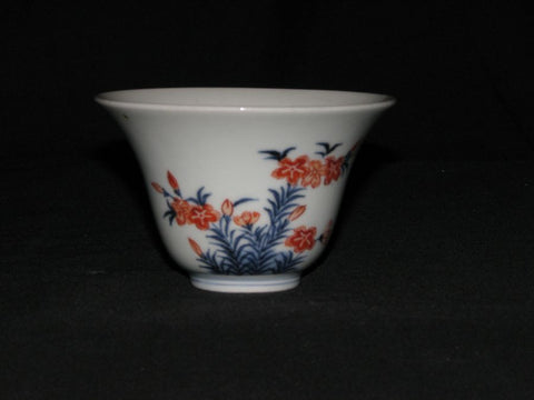 A Japanese Kakiemon tea bowl.
