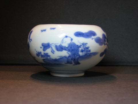 A small Hirado blue and white porcelain jarlet.